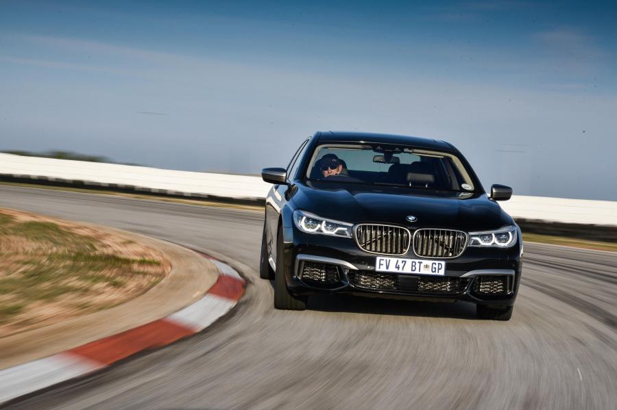  BMW M760Li xDrive 2017 года  (ZA) (фото 17 из 21)